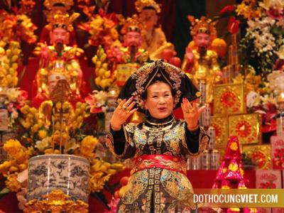 Hầu đồng - Nét đẹp văn hóa Việt