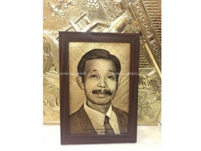 Các mẫu tranh truyền thần bằng đồng chân thực, sống động