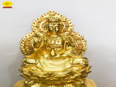 Tượng Bồ tát Quan âm bằng đồng dát vàng