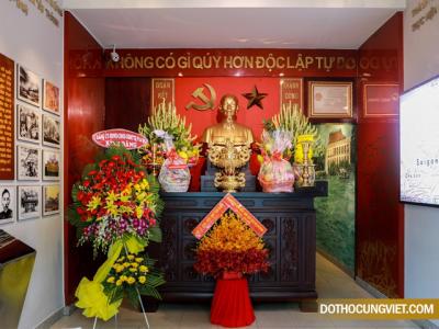 Cần nhớ 3 nguyên tắc vàng khi bài trí ban thờ bác Hồ