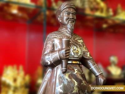 Tượng đồng Trần Quốc Tuấn khảm ngủ sắc hợp tuổi nào?