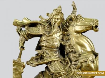 Tượng Quan công cầm đao giúp trấn trạch phong thủy