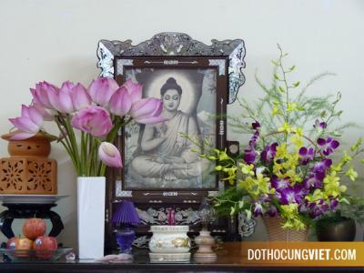 10 công đức khi thắp đèn dầu thờ Phật