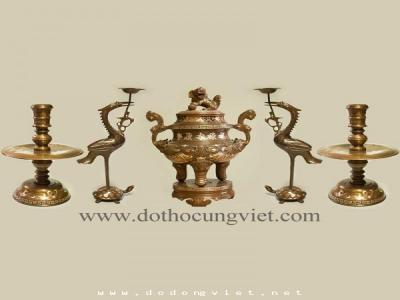 1 bộ đồ thờ bằng đồng đầy đủ cần những gì?