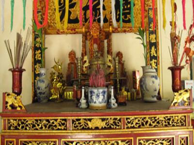 Cách xem cách bài trí bàn thờ gia tiên (phần 1)