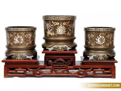 Bát hương bằng đồng đặt trước hay sau mâm ngũ quả?