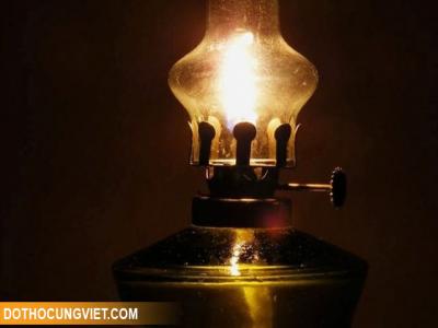 Đèn dầu thờ cúng và ý nghĩa mang đậm văn hóa người Việt