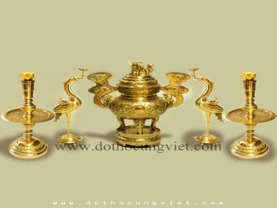 Như thế nào được gọi là một bộ đồ thờ bằng đồng đầy đủ?