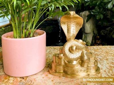 Tượng rắn phong thủy bằng đồng