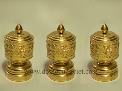 Ý nghĩa của bộ đài thờ bằng đồng trên bàn thờ gia tiên